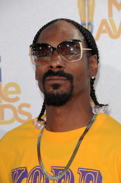 Snoop Dogg Pictures: MTV Movie Awards 2010 Red Carpet Photos and Pics